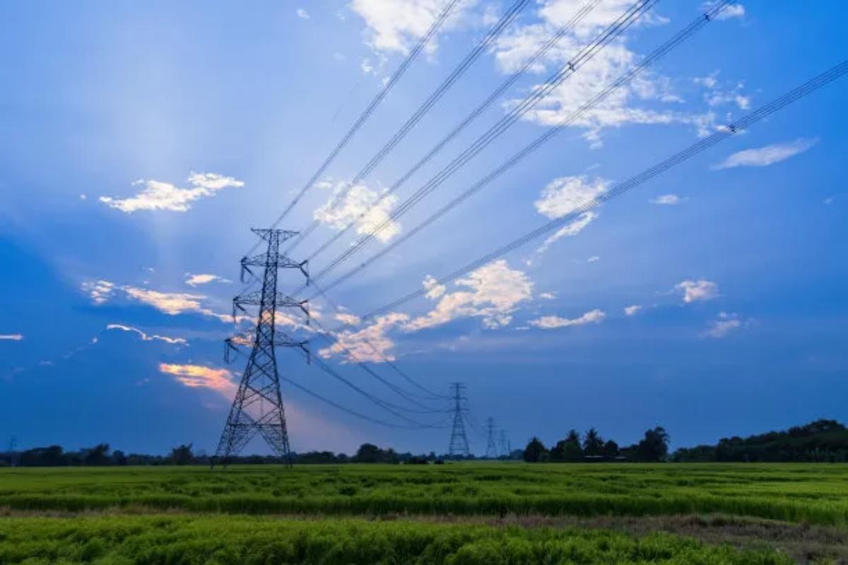 Esta sección describe cómo instalar la torre eólica