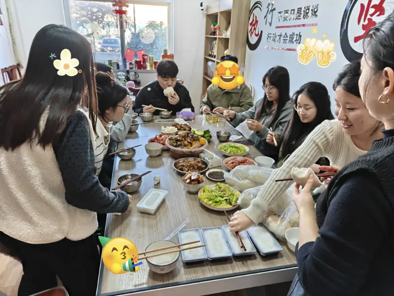 El almuerzo espontáneo crea vínculos duraderos en la oficina