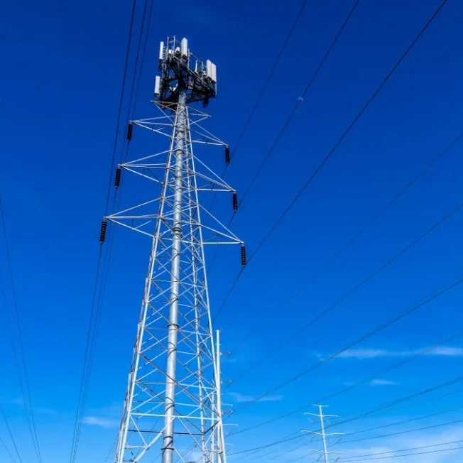 Torre de comunicación de metal móvil